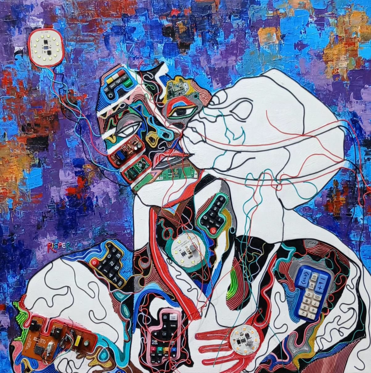 Risper Achieng - Stillness in Chaos IV - moderne, afrikanische Kunst aus Elektroschrott und Acryl auf Leinwand