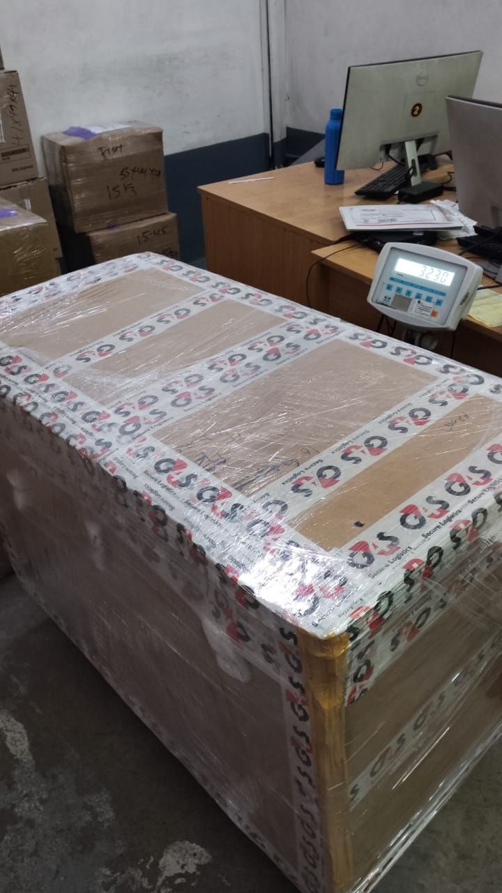 tolle afrikanische Kunstwerke - sicher verpackt